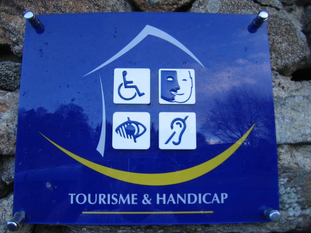 La Ferme Des Genets Bed & Breakfast Medeyrolles Exterior photo