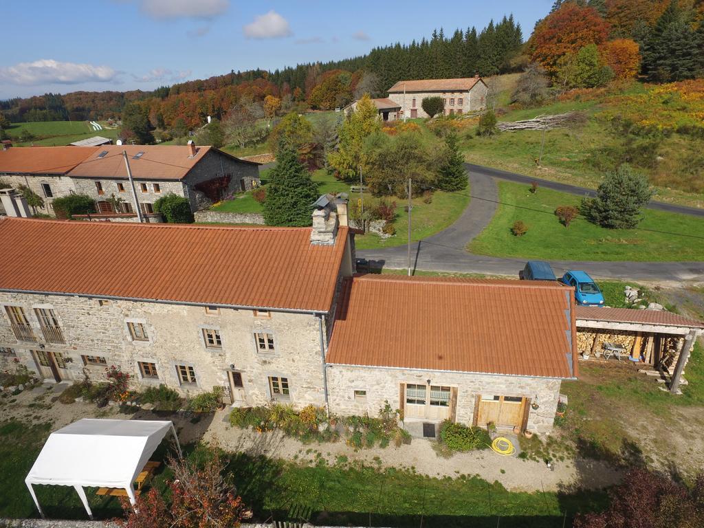 La Ferme Des Genets Bed & Breakfast Medeyrolles Exterior photo
