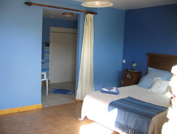 La Ferme Des Genets Bed & Breakfast Medeyrolles Exterior photo